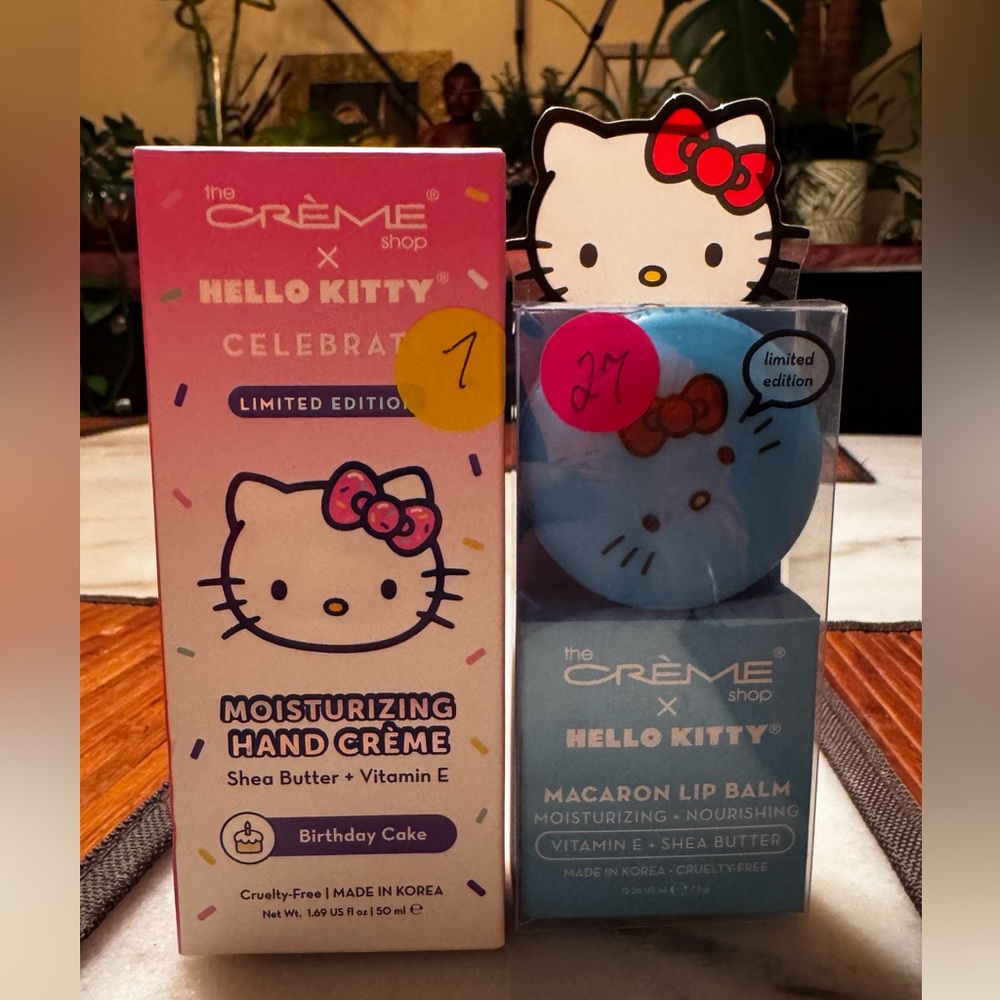 The Crème Shop x Hello Kitty Moisturizing bundle set of 2